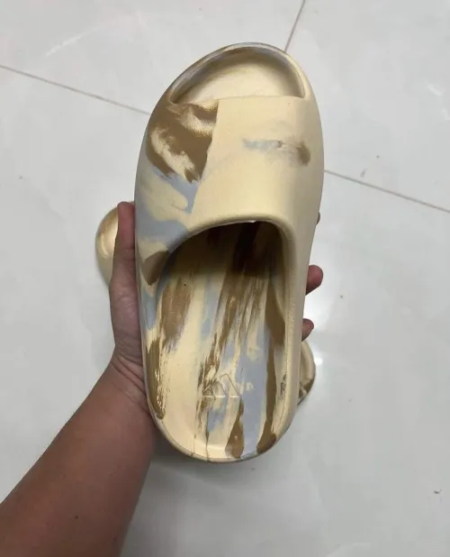Adidas Yeezy Slide Enflame Oil Painting White Yellow review 