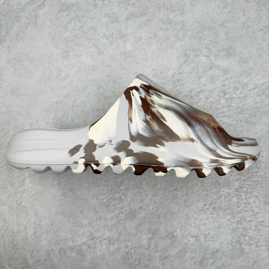 Adidas Yeezy Slide Enflame Oil Painting White Grey review Laura Dempsey 02