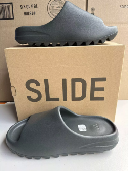 Adidas Yeezy Slide Black review Deshawn 02