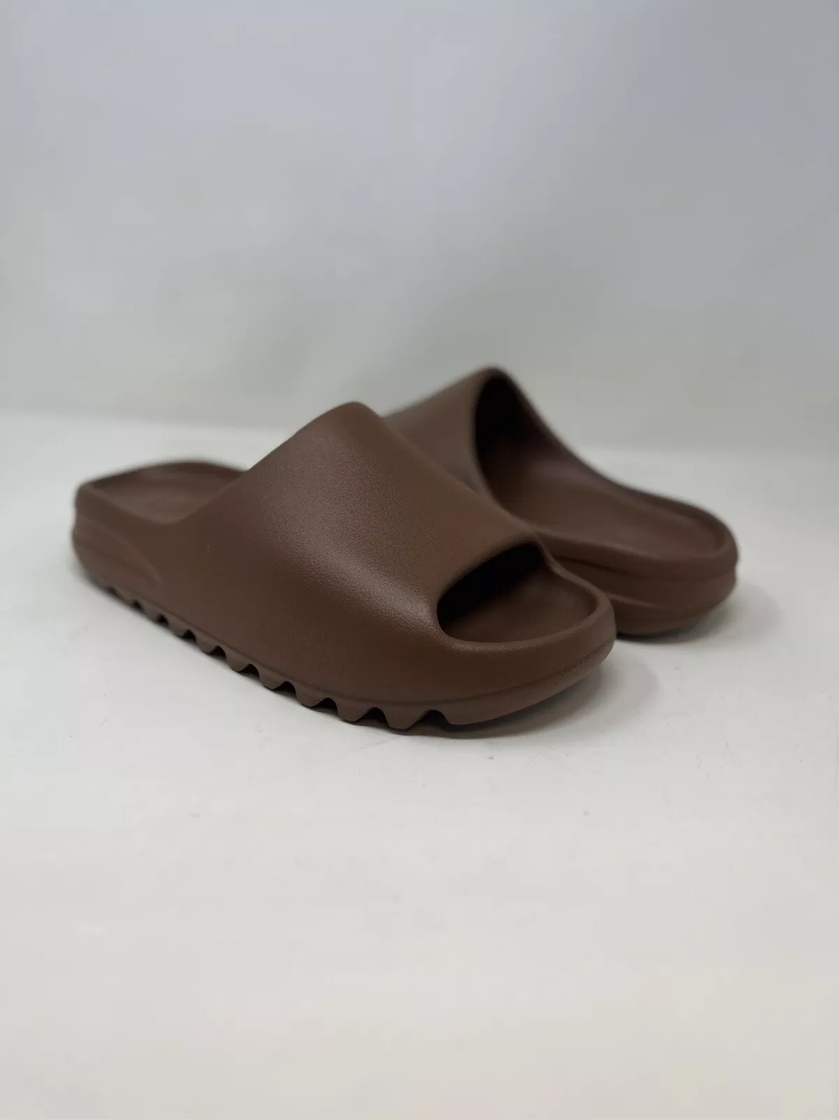 Adidas Yeezy Slide Flax review Mary Beth Howell 01