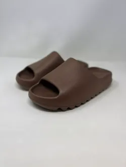 Adidas Yeezy Slide Flax review Mary Beth Howell 02