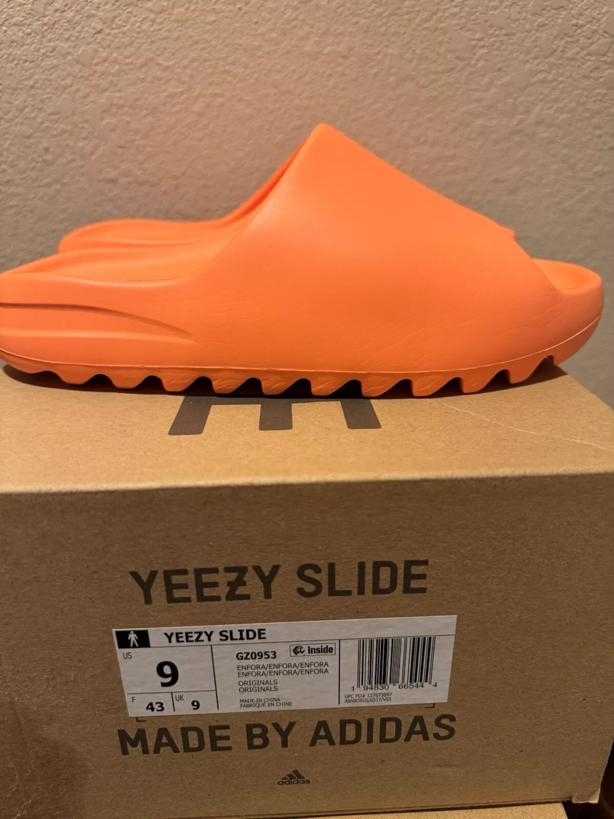 Adidas Yeezy Slide Enflame Orange review Monika 01