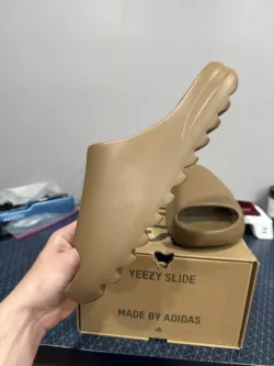 Adidas Yeezy Slide CORE review Barbara