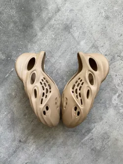 Adidas Yeezy Foam Runner Ochre review  Brandon Fleshman 02