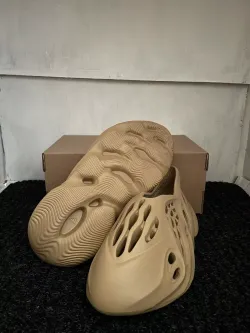Adidas Yeezy Foam Runner Ochre review Gregorio Hanley 01