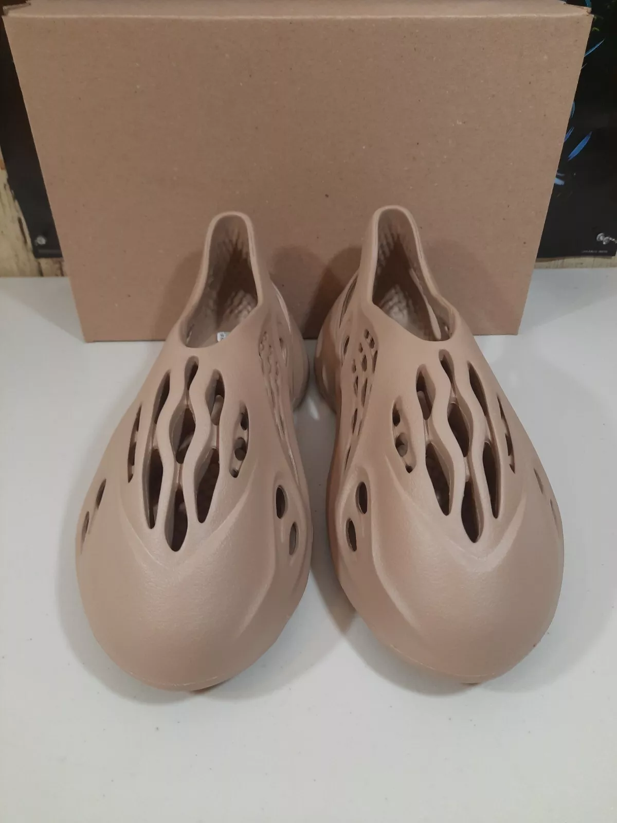 Adidas Yeezy Foam Runner Mist review Marcela 01