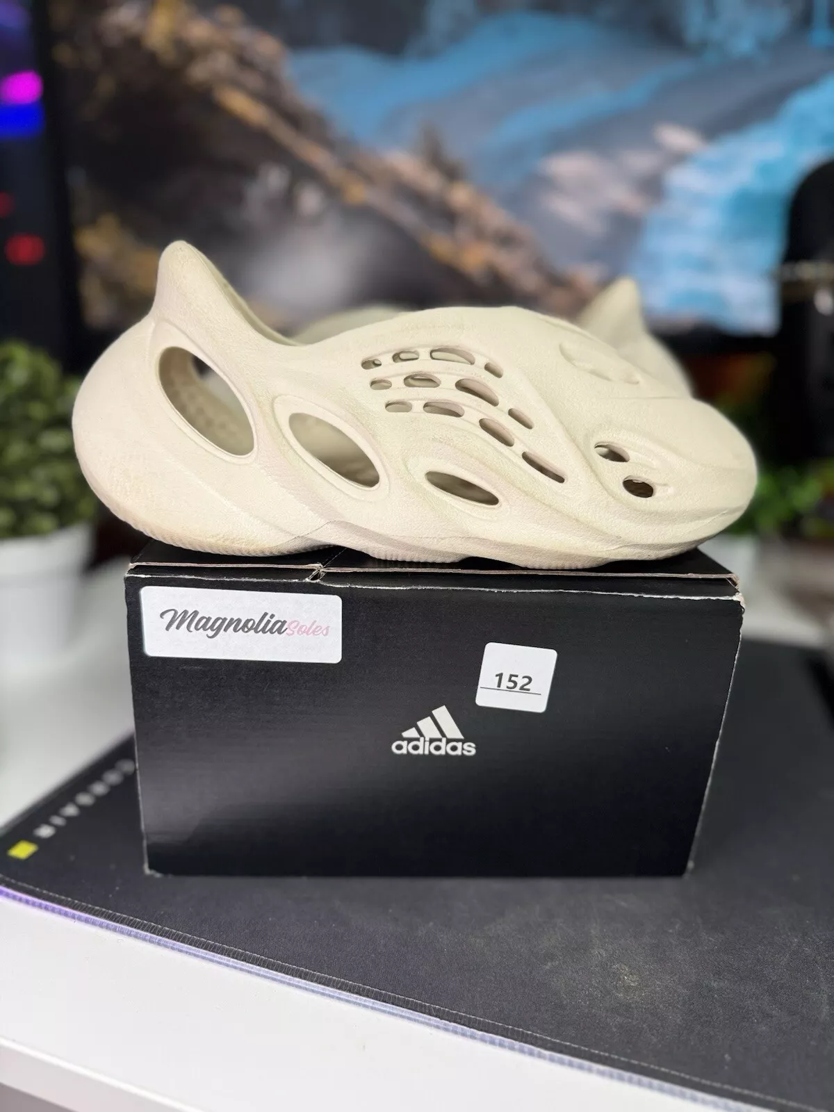 Adidas Yeezy Foam Runner Ararat review Jeannolin 01