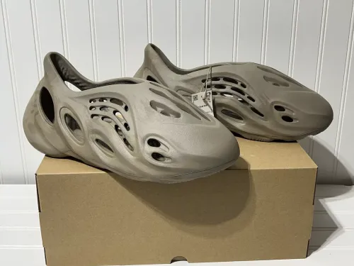 Adidas Yeezy Foam Runner Stone Sage review 