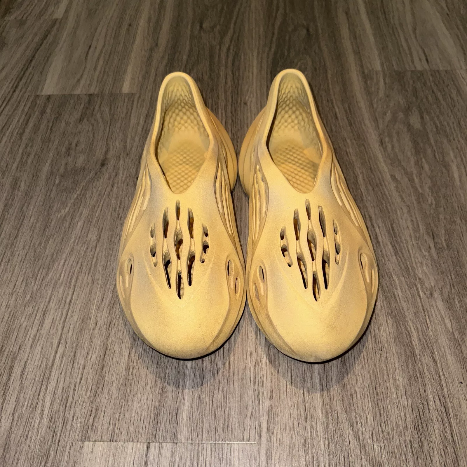 Adidas Yeezy Foam Runner Desert Sand review Audrey 01