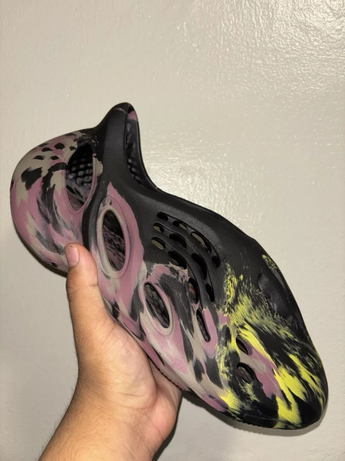 Adidas Yeezy Foam Runner MX Carbon review 