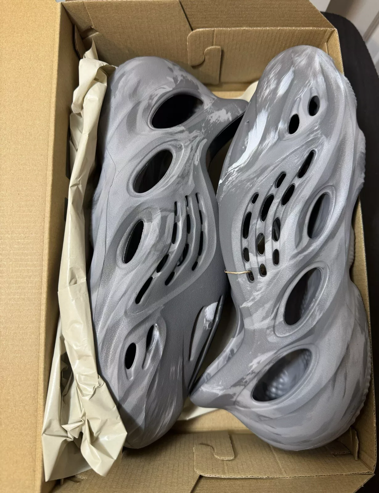 Adidas Yeezy Foam Runner Grey Camouflage review Lovlette RN 01