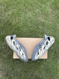 Adidas Yeezy Foam Runner MXT Moon Grey review Sounia Robinson