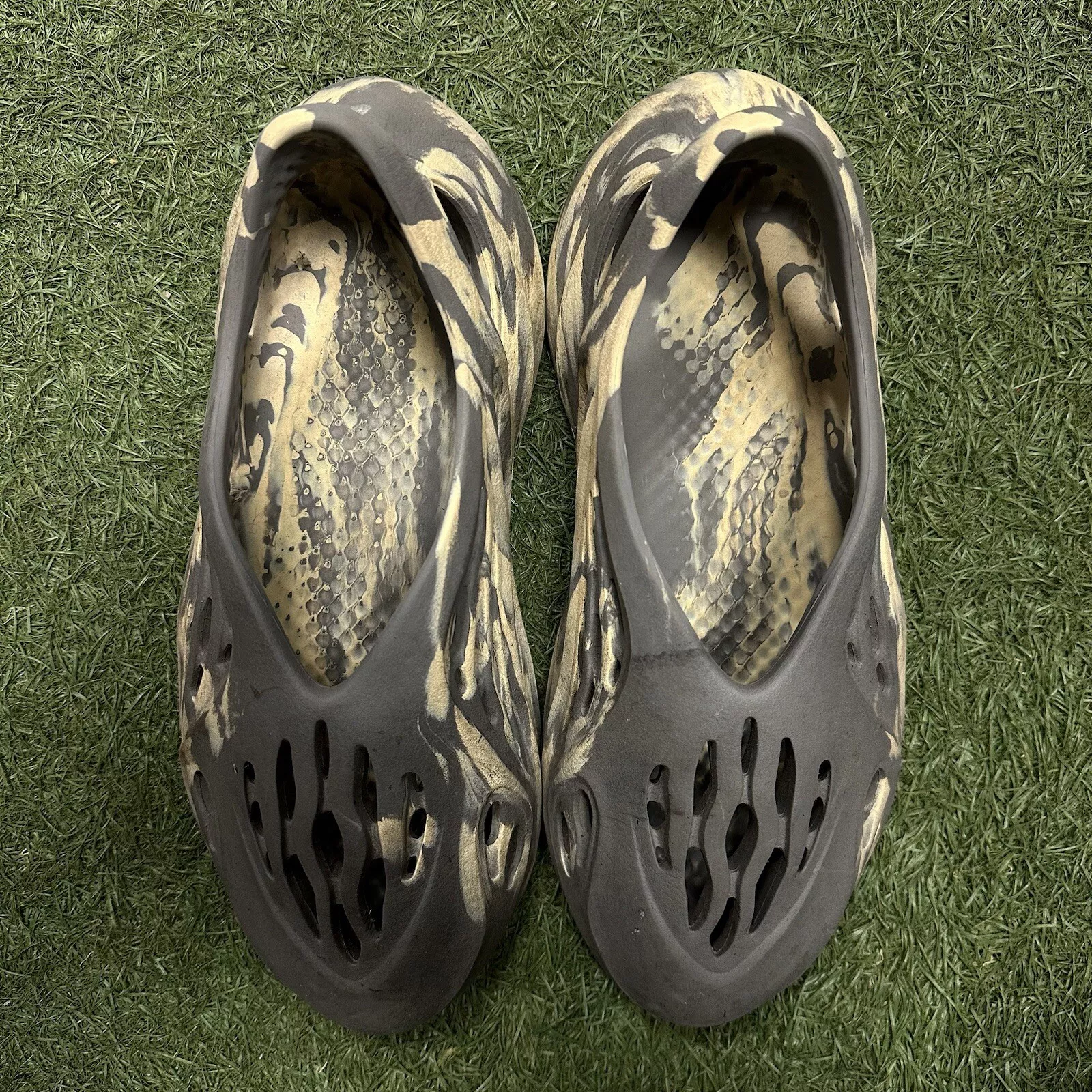 Adidas Yeezy Foam Runner MXT Moon Grey review S Jackson 02