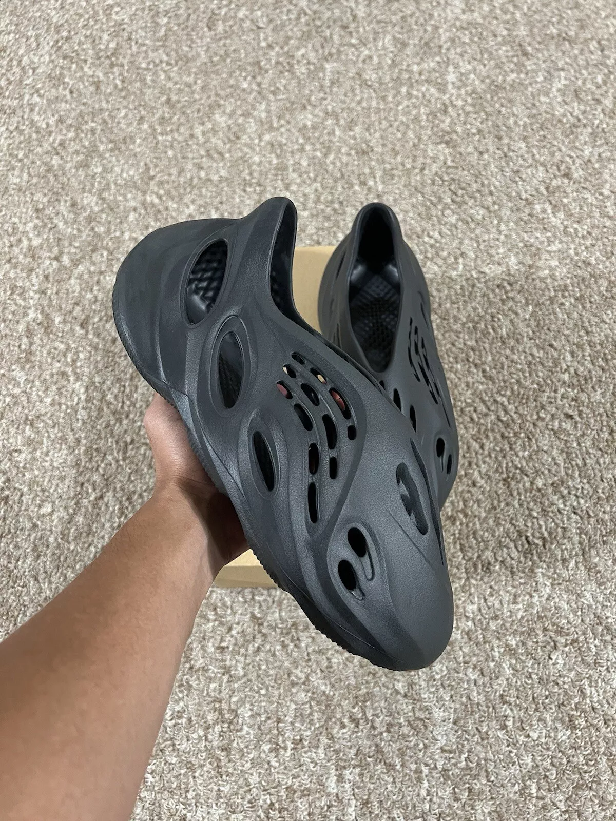 Adidas originals Yeezy Foam Runner Onyx review Mr crabs 02