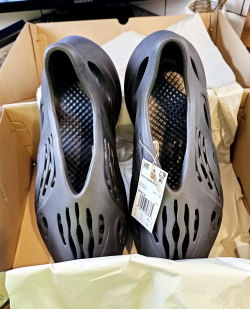 Adidas originals Yeezy Foam Runner Onyx review BIGG ANT