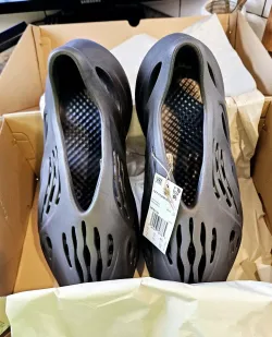 Adidas originals Yeezy Foam Runner Onyx review BIGG ANT