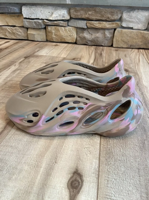 Adidas Yeezy Foam Runner MX Sand Grey review 