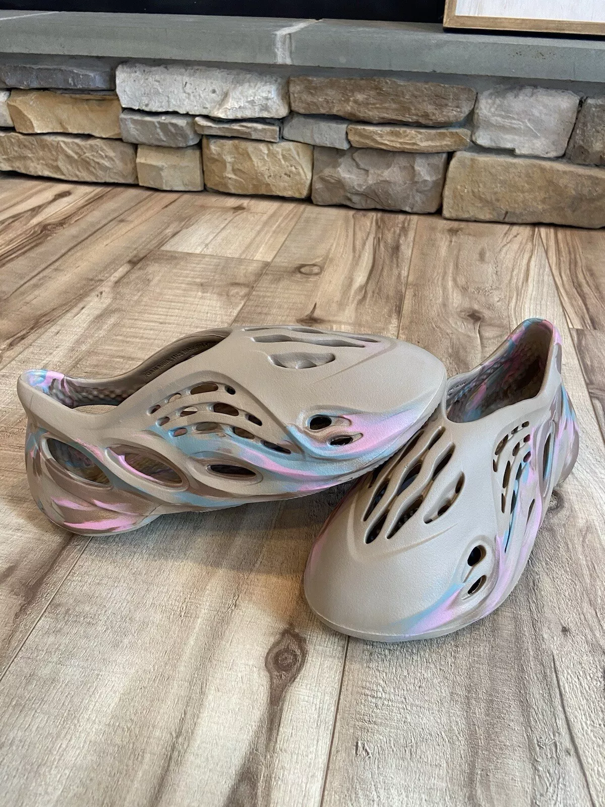 Adidas Yeezy Foam Runner MX Sand Grey review Gregorio Hanley 02