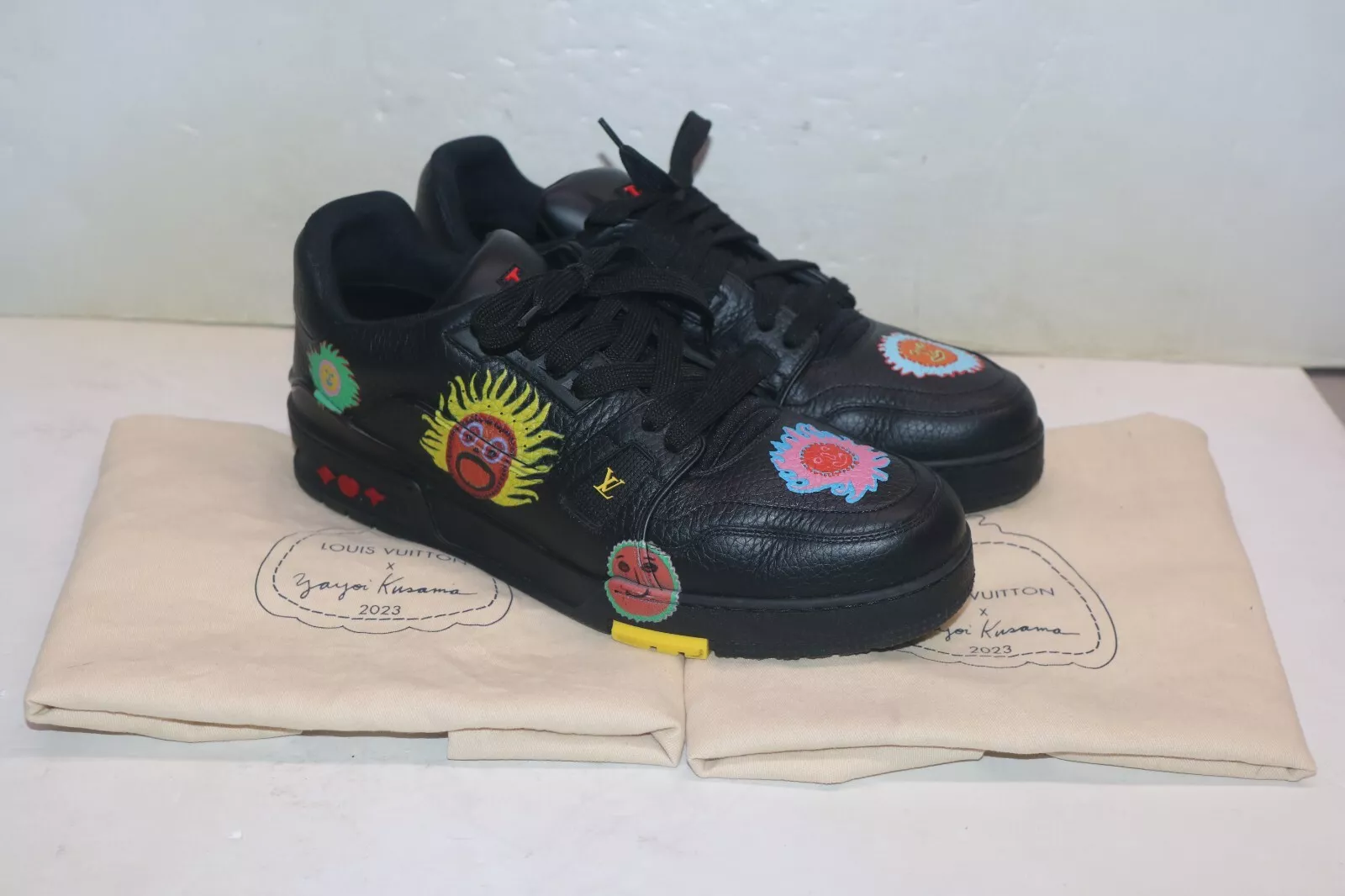 Yayoi Kusama x Louis Vuitton Trainer Black review Jeanaj 01