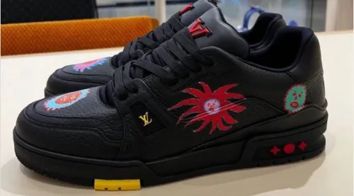 Yayoi Kusama x Louis Vuitton Trainer Black review 