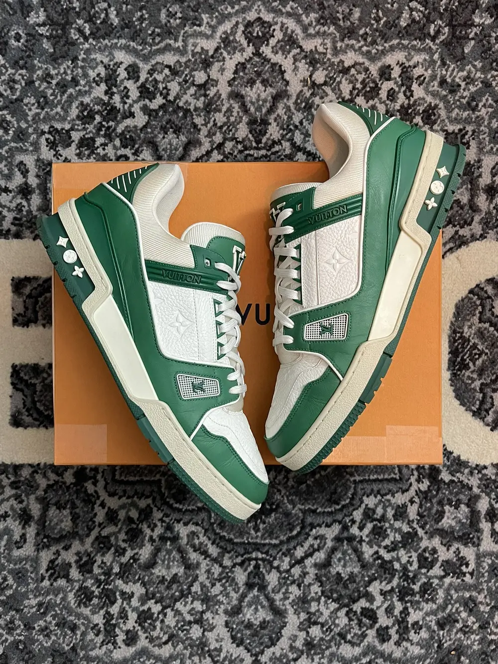 Louis Vuitton Trainer White Green review Ava Ben-Simon 01
