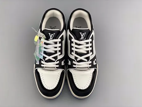 Louis Vuitton Trainer Black White (Show) review Nick 02