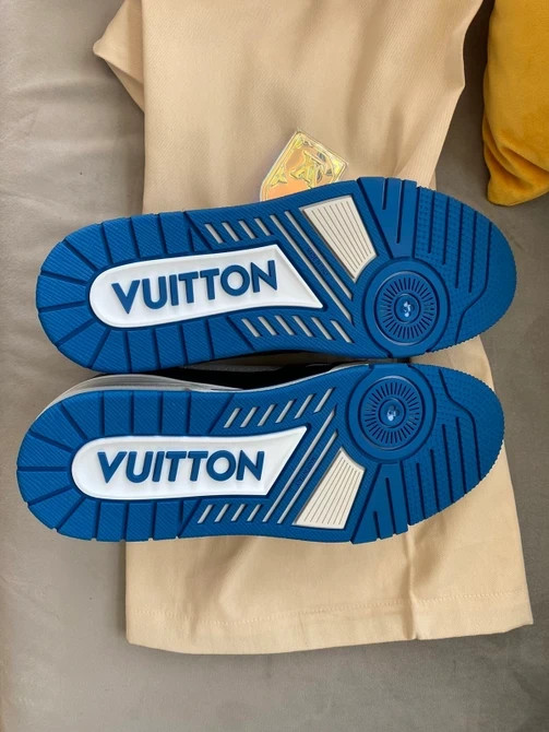 Louis Vuitton Trainer Black White (Show) review Julia m. 01