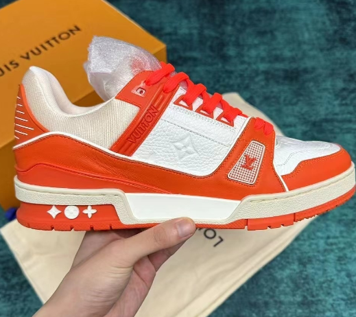 Louis Vuitton Trainer White Orange review Uki 01