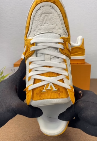 Louis Vuitton Trainer Yellow review Jack 02