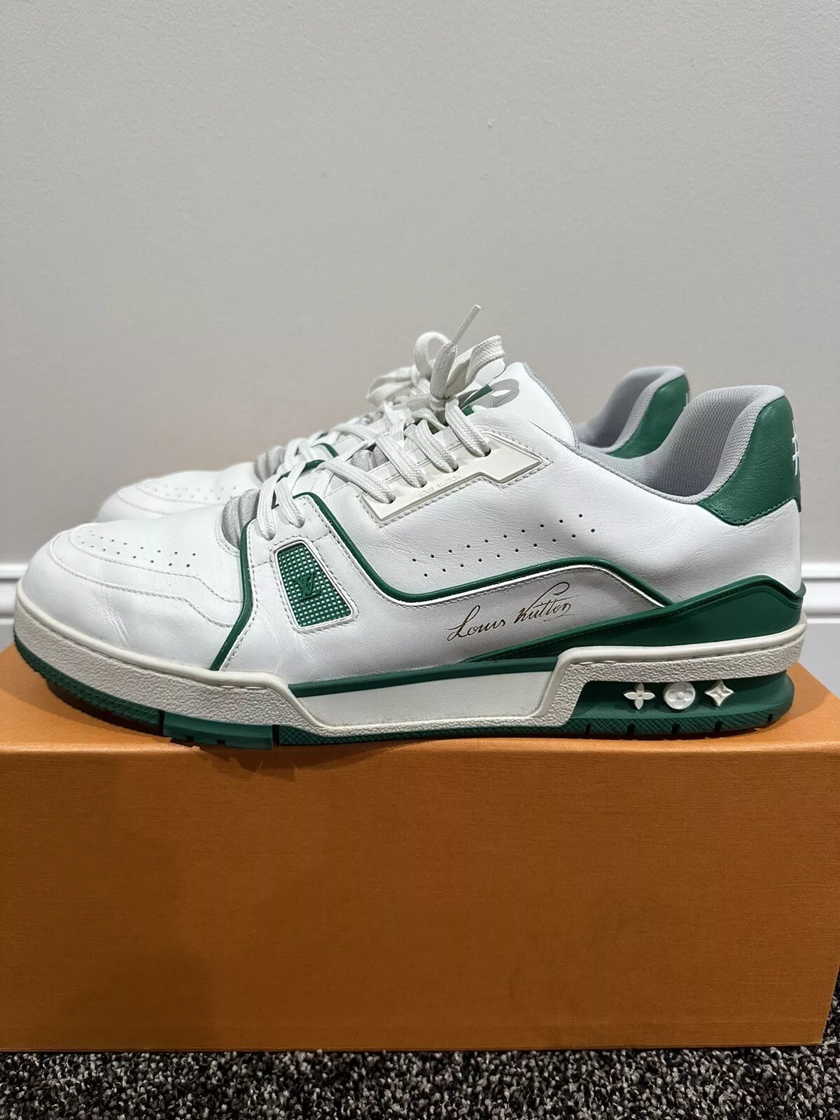 Louis Vuitton Trainer White Green  review JENNY 01
