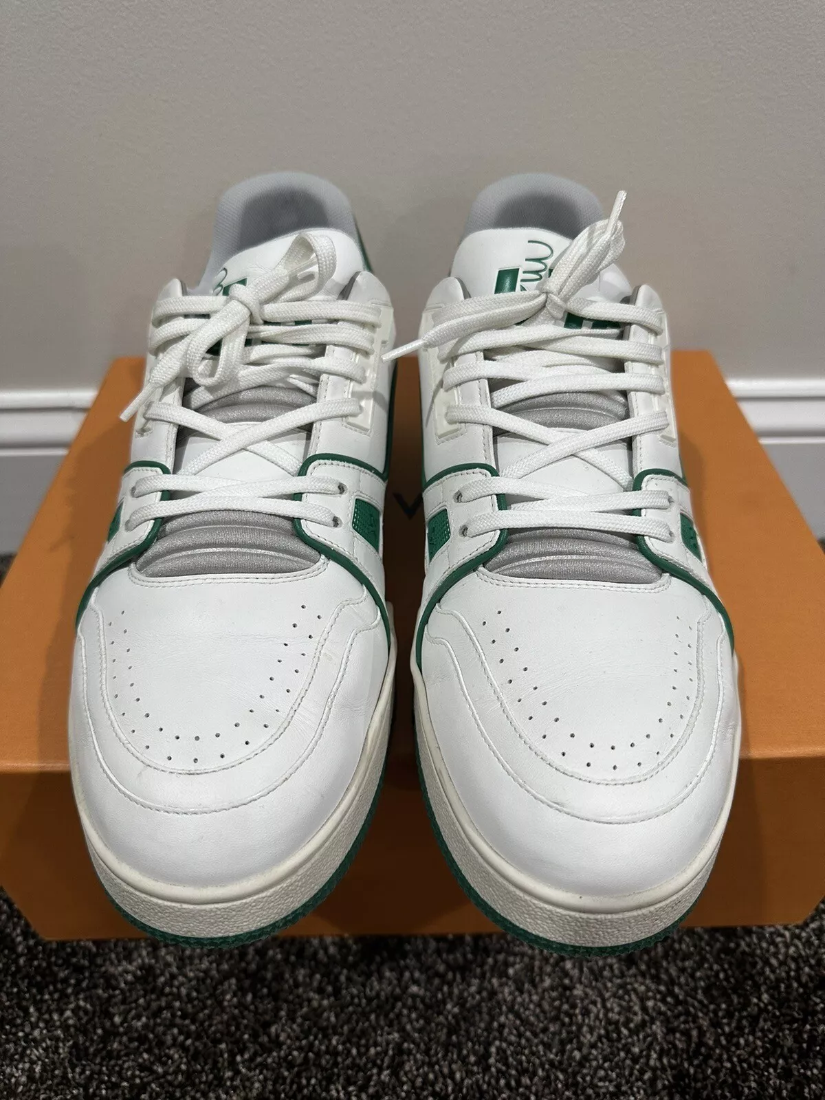 Louis Vuitton Trainer White Green  review JENNY 02