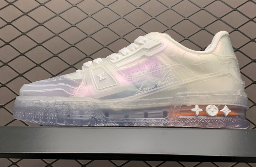 Louis Vuitton Trainer Monogram review Lucy 01