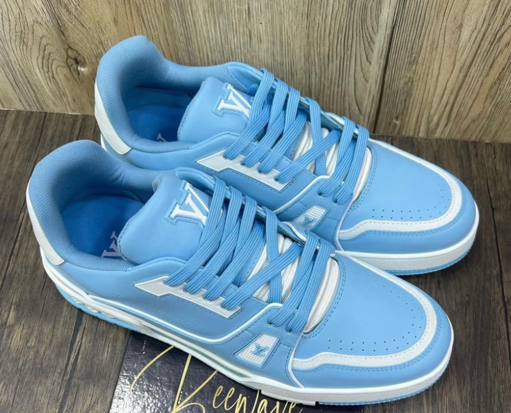 Louis Vuitton Trainer Blue review Miack 02