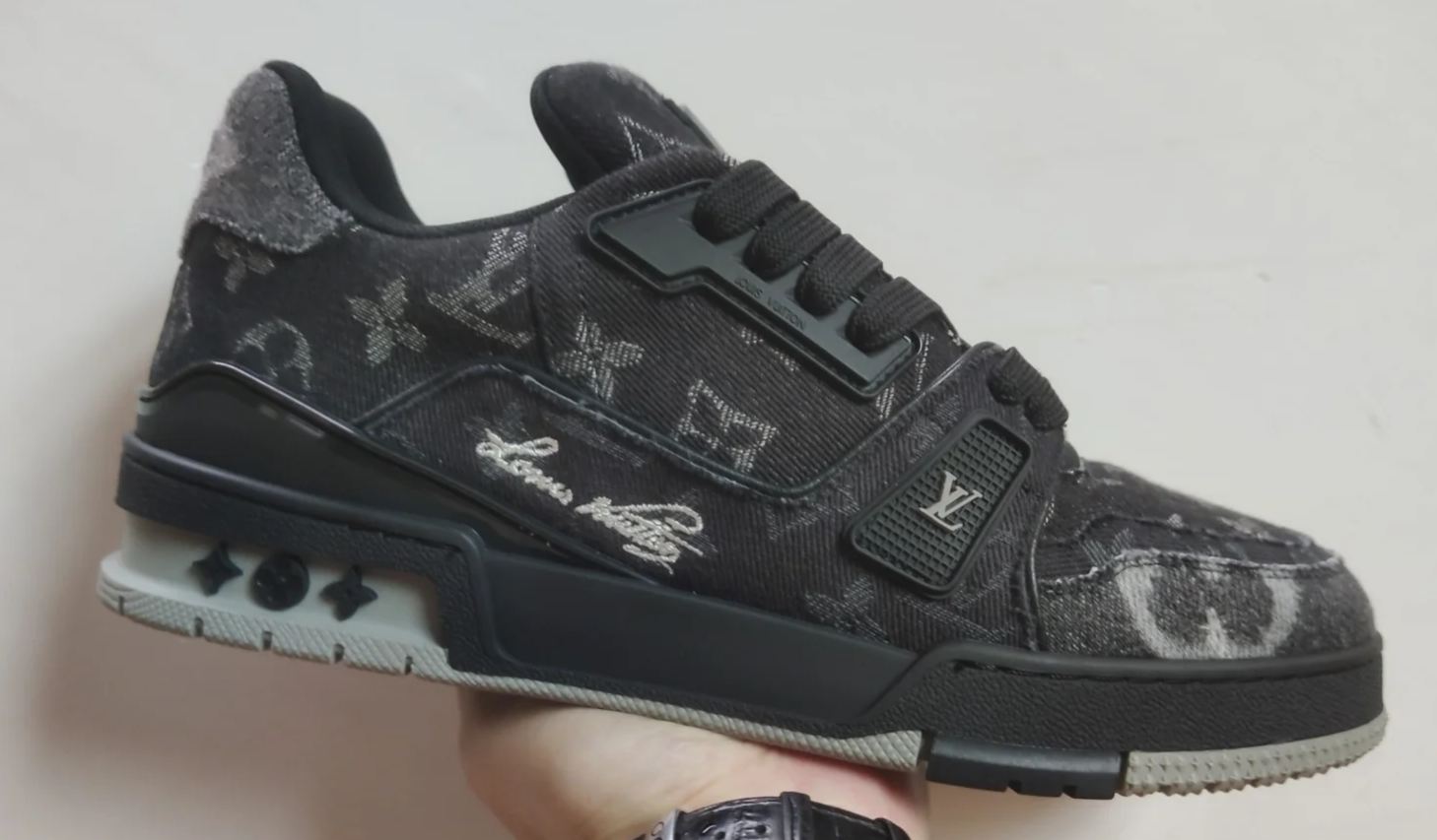 Louis Vuitton Trainer Black review Alan