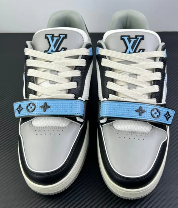 Louis Vuitton Trainer Black Blue review DELI 02