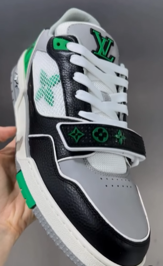 Louis Vuitton Trainer Black Green review Alen 01