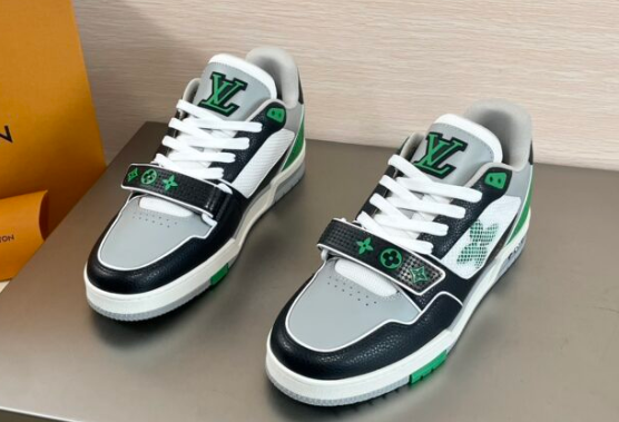 Louis Vuitton Trainer Black Green review Nico 01
