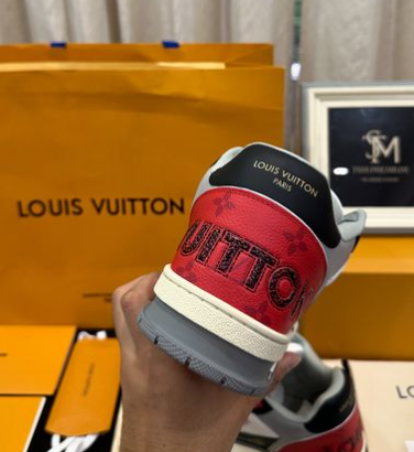Louis Vuitton Trainer Black and Red  review simon 02