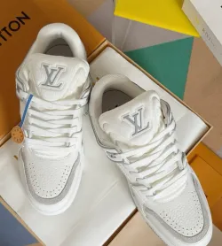 Louis Vuitton Trainer White review Miki 01