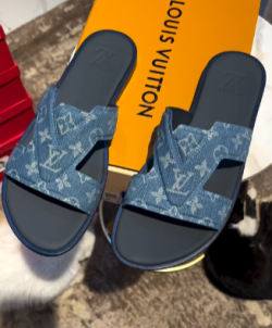 BLUE LOUIS VUITTON Oasis Blue Cloth review Mil 01