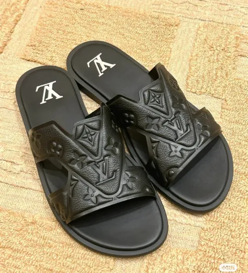 LOUIS VUITTON Oasis Black Leather Surface review 
