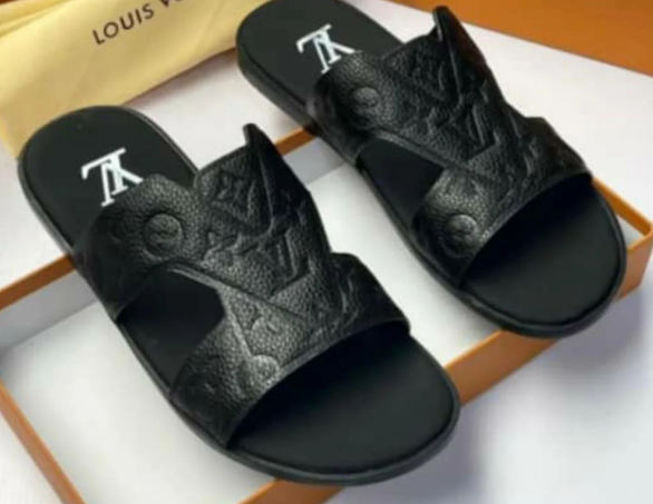 LOUIS VUITTON Oasis Black Leather Surface review Nick