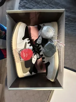 🔥 Travis Scott x Air Jordan 1 Low OG Olive review Jerry 01