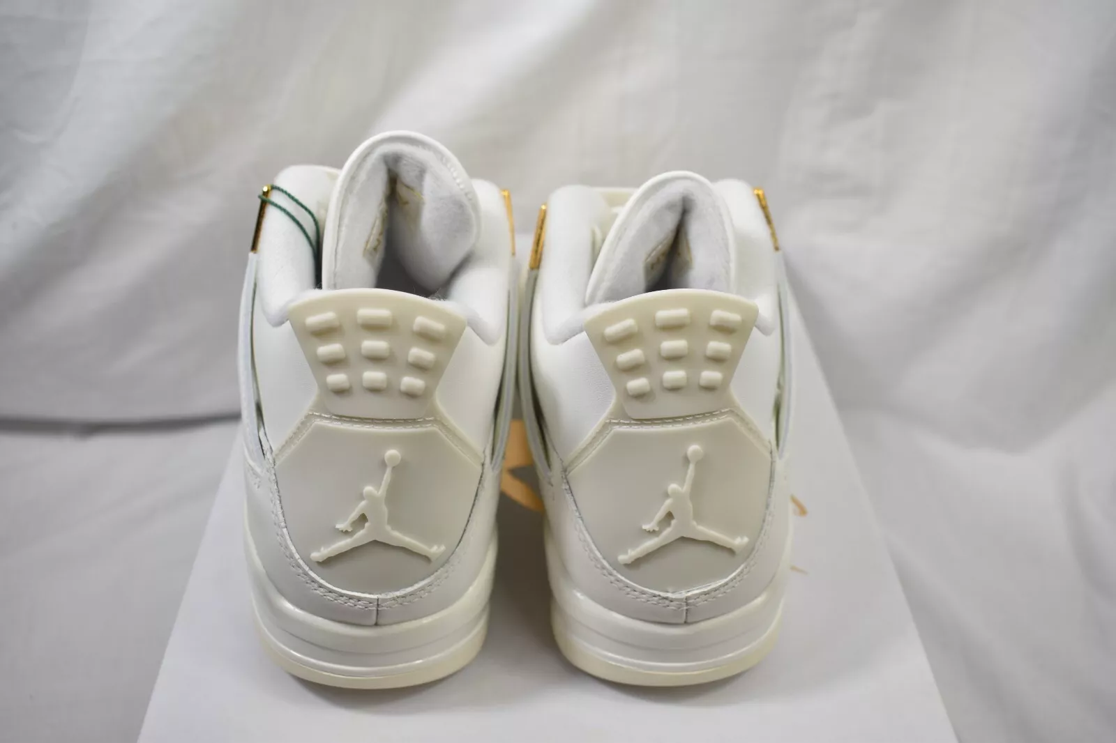 PB Batch Nike Air Jordan 4 WMNS "Sail" review David 03