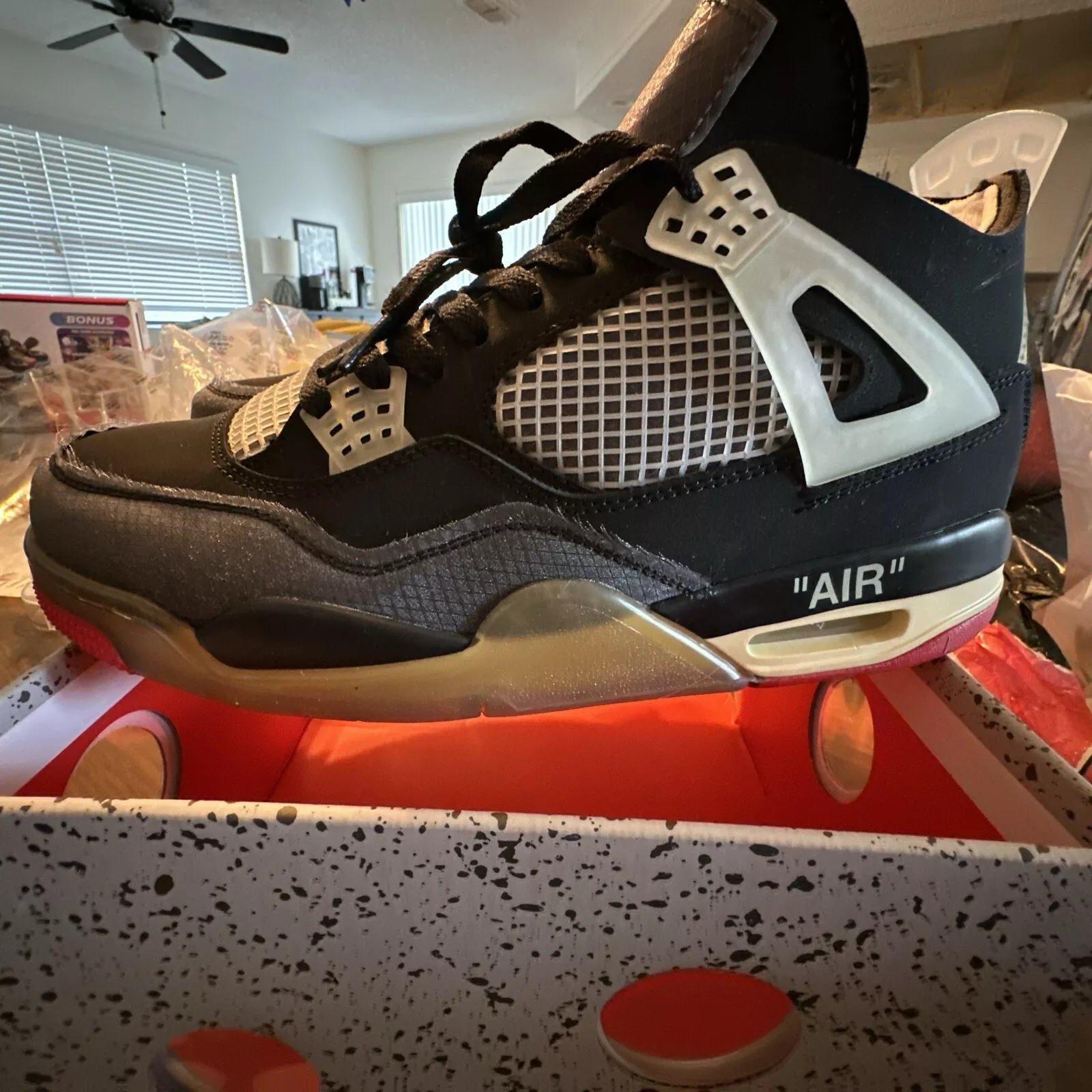 PB Bacth OFF White x Air Jordan 4 Bred review Odelmis 01