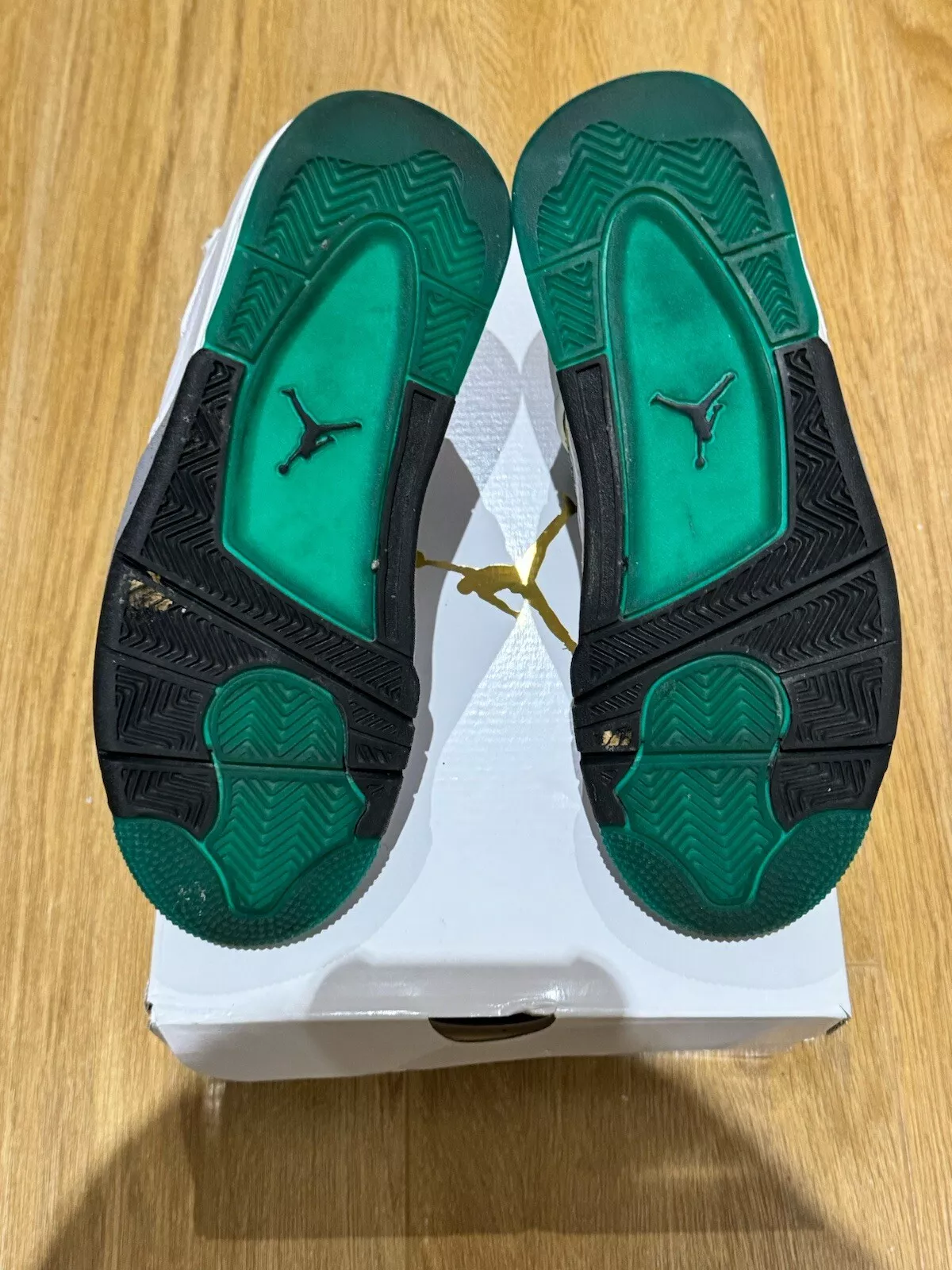 PB Bacth Air Jordan WMNS 4 Retro Jamaica White Green review Mike CCC 02