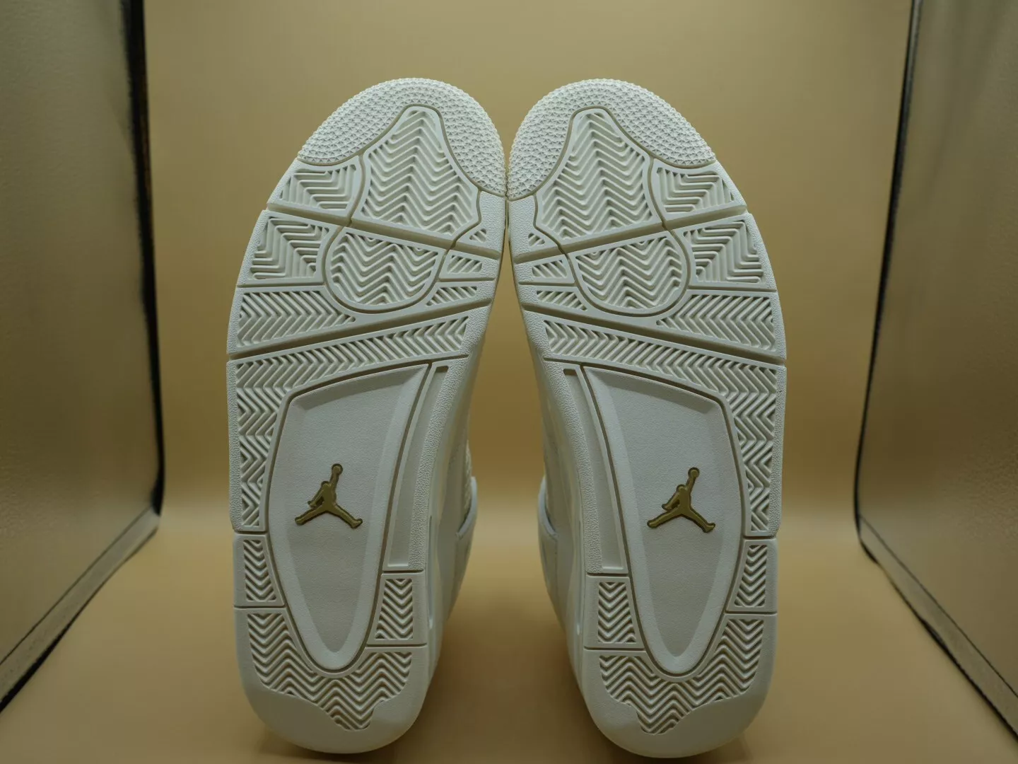 Q4 Batch Nike Air Jordan 4 WMNS "Sail" review Jacky 01