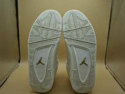 Q4 Batch Nike Air Jordan 4 WMNS "Sail" review Jacky 01