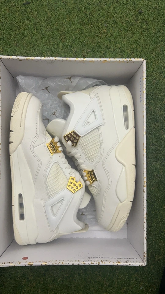 XP Batch Nike Air Jordan 4 WMNS "Sail" review Amy 02