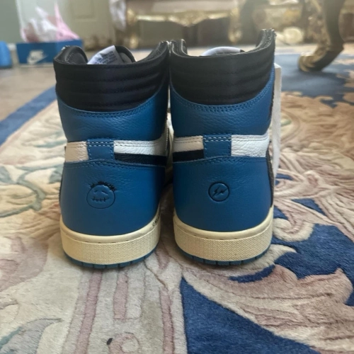Fragment x Travis Scott x Air Jordan 1 High OG Military review 